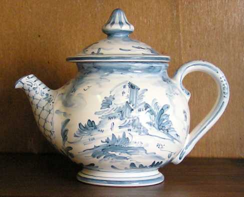 Tea pot